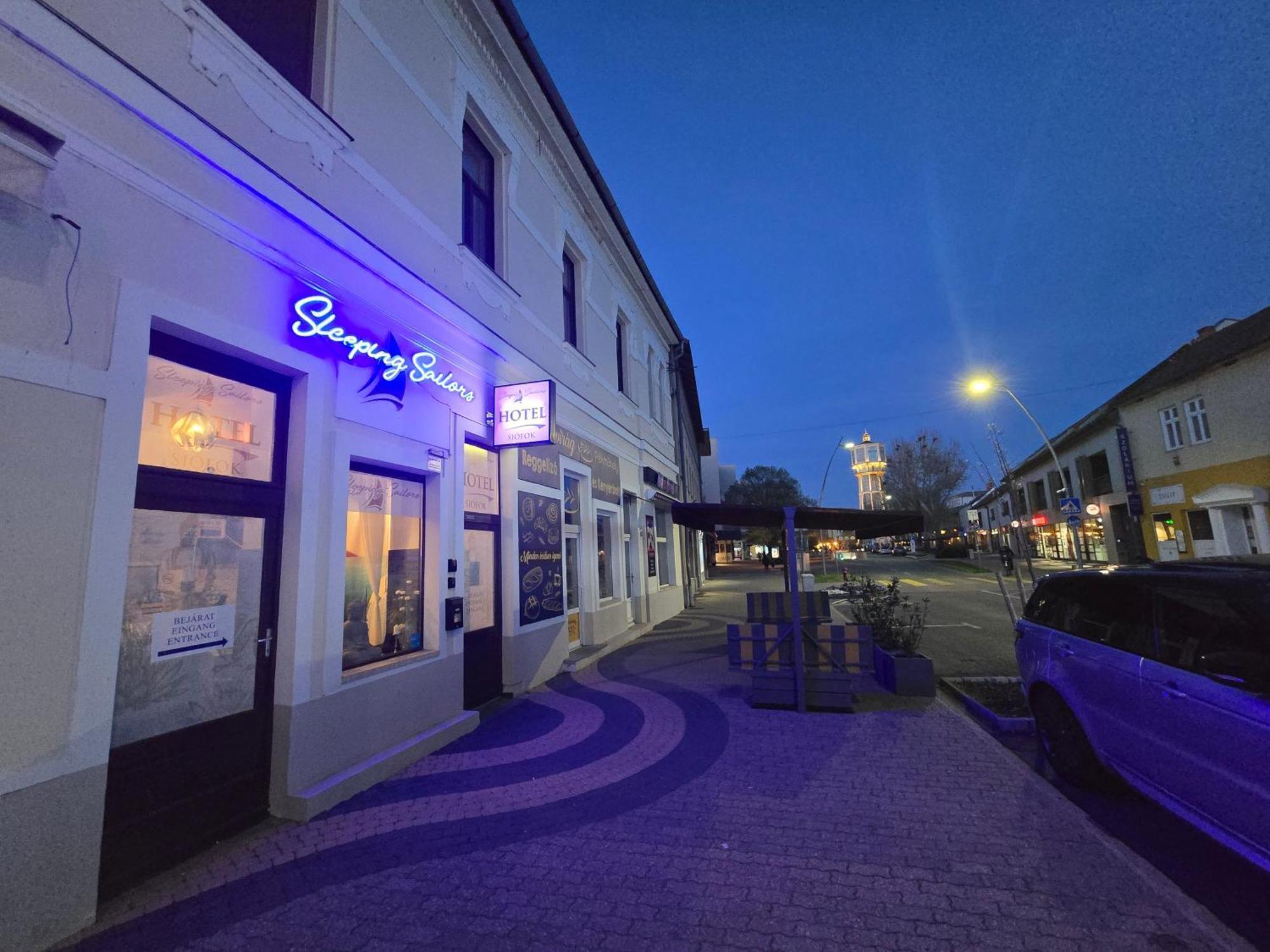 Sleeping Sailor Boutique Hotel Siófok Esterno foto